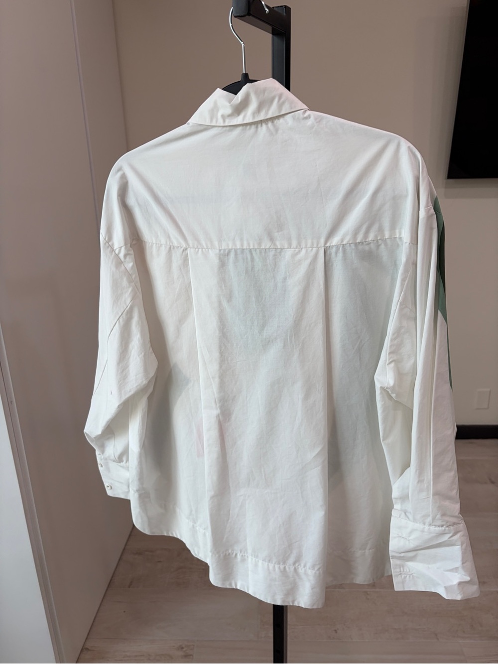 Farm Rio: Graphic Banana Tree Applique Shirt - Picture 6 of 10